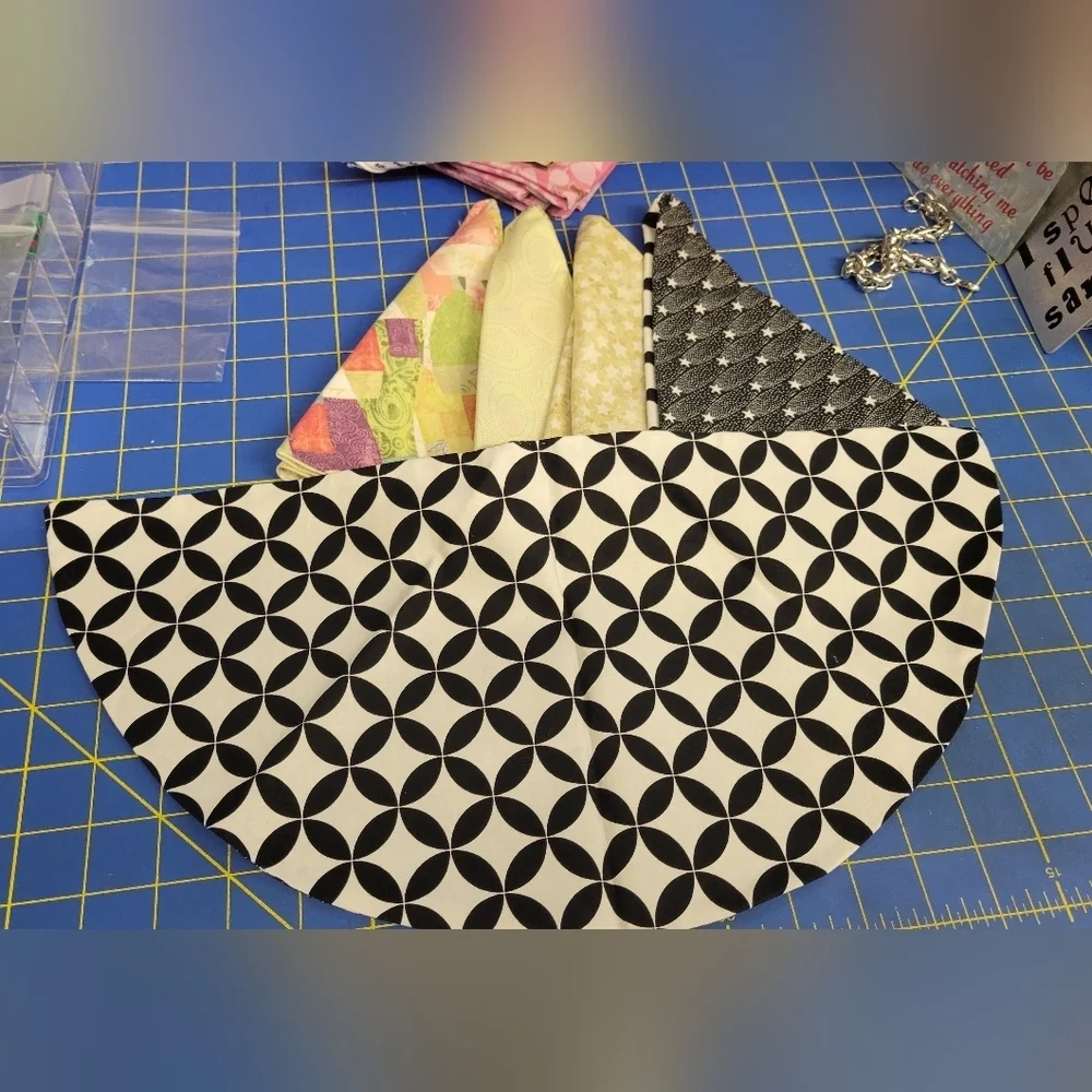 La Ti Da Handmade Creations of 5 Cloth Napkins 2 Sided 1/2 Moon 17